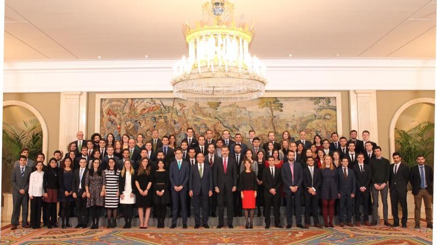 Su Majestad el Rey recibe en audiencia a los becados de Iberdrola