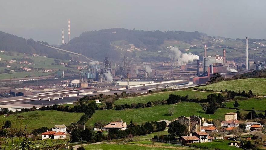 Emisiones en la zona industrial de Gijón.