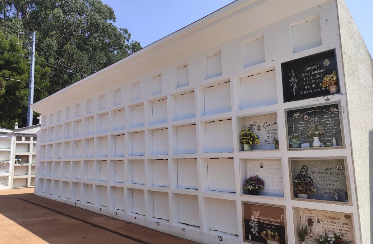 Imagen del cementerio de Bueu con los nuevos nichos.