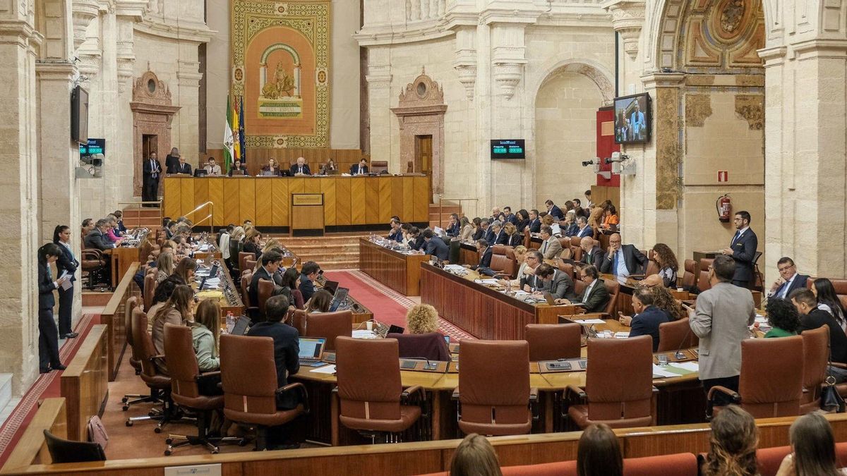 Salón de Plenos del Parlamento andaluz.