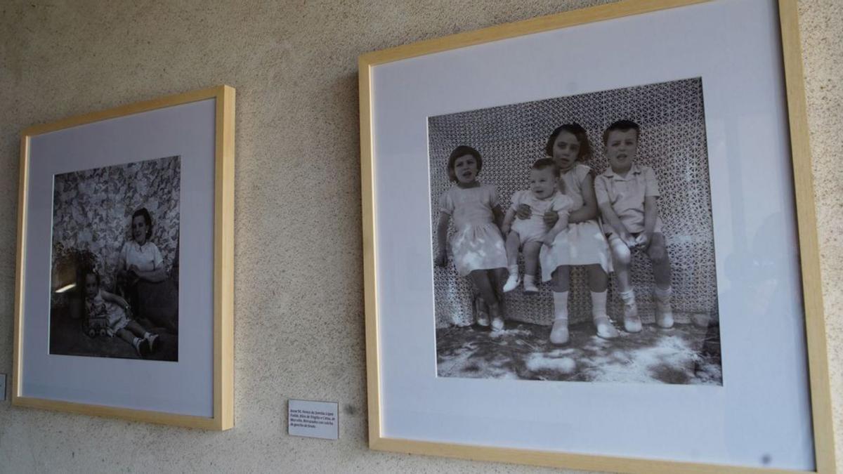 Obras de la muestra fotográfica Inmarcesibles expuestas en Agolada.   | // BERNABÉ