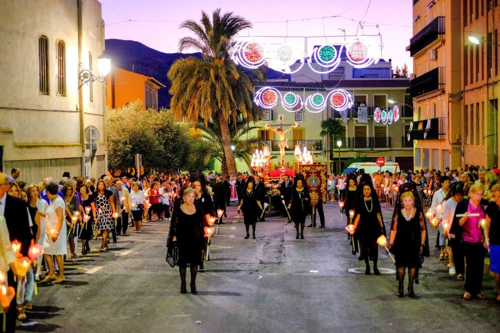 La procesión del Cristo del Buen Suceso en Elda