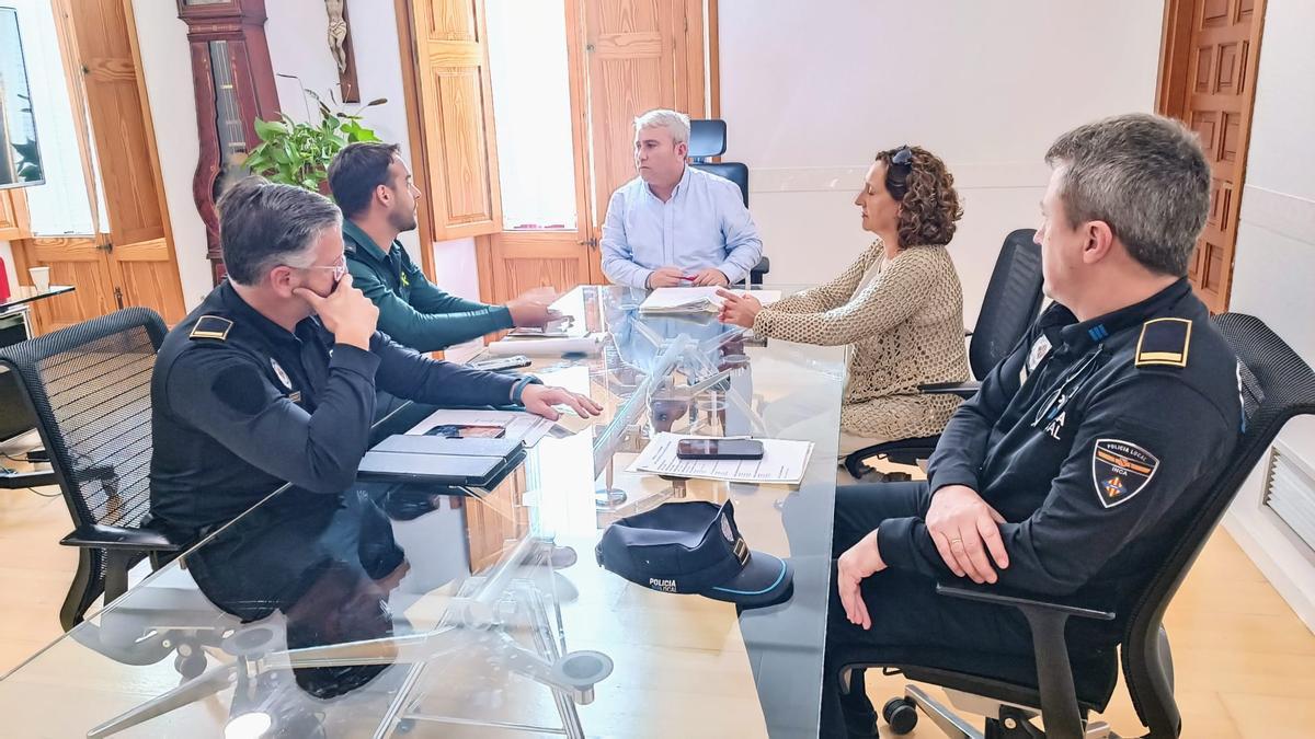 Reunión de seguridad, presidida por el alcalde de Inca, Virgilio Moreno
