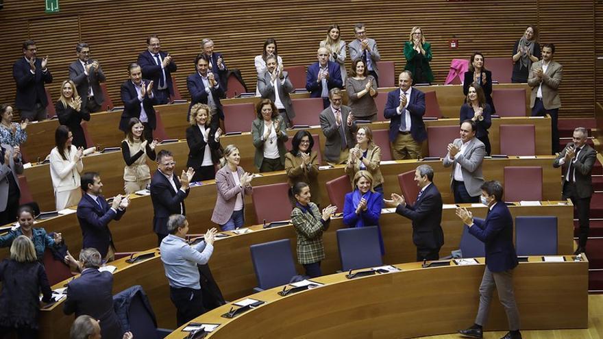 PP y Vox aprueban sus primeros presupuestos en las Corts