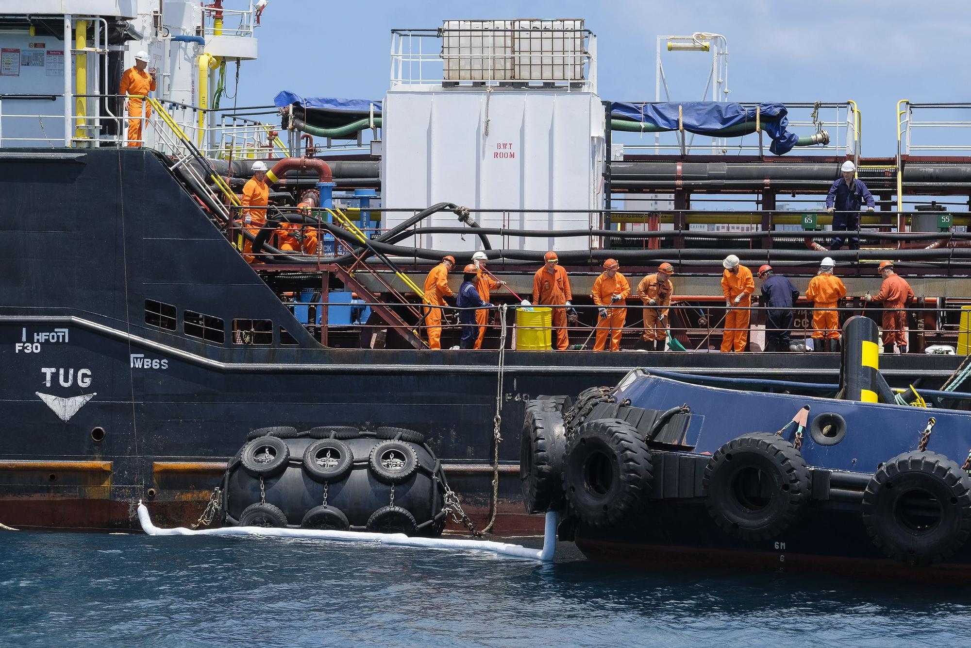 Simulación de un vertido de combustible en el mar de Las Palmas de Gran Canaria