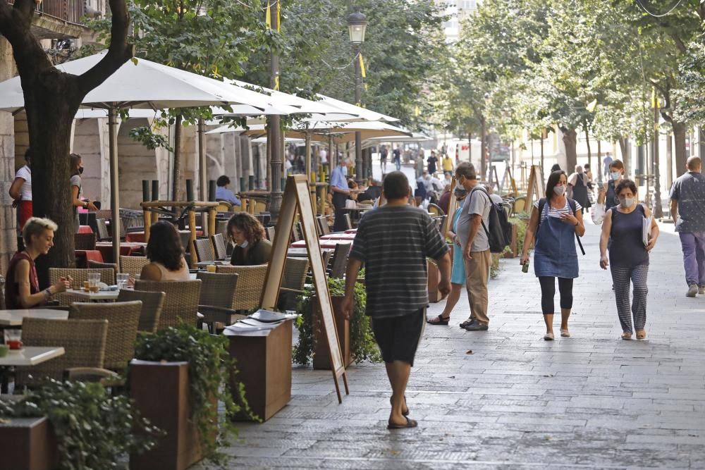 Arrenquen les restriccions per frenar la propagació del coronavirus a Girona i Salt