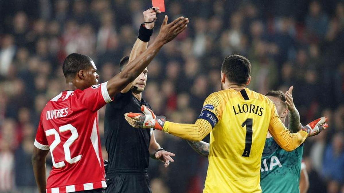 Vincic expulsa a Lloris durante un PSV - Tottenham de fase de grupos en la Champions de 2018.