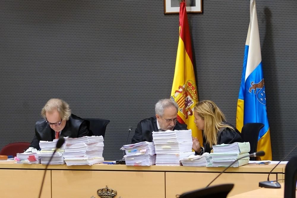 Juicio contra 24 personas acusadas de delitos de narcotráfico