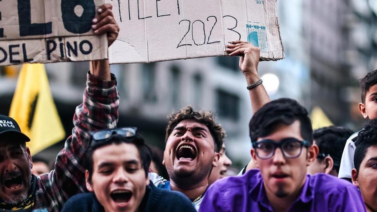 Seguidores del candidato a la Presidencia de Argentina, el líder de La Libertad Avanza Javier Milei.