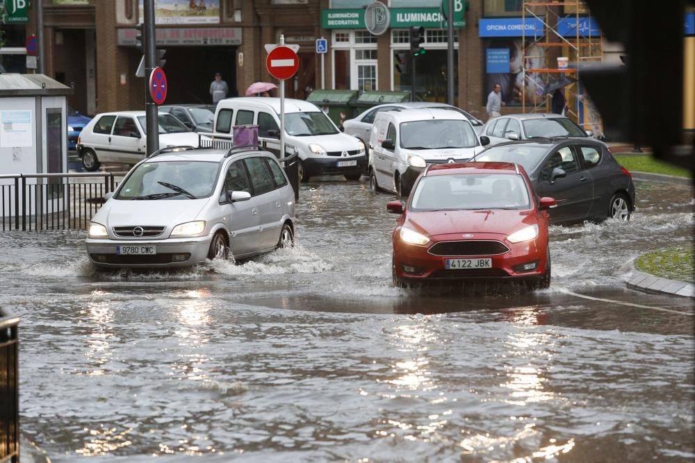 El temporal causa importantes inundaciones en Avilés