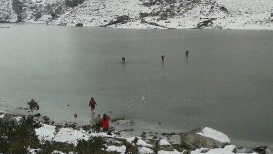 Las cuatro mujeres que se hundieron en el lago.