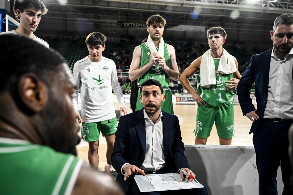 Fotogalería | Las imágenes del Cáceres Patrimonio - Logrobasket