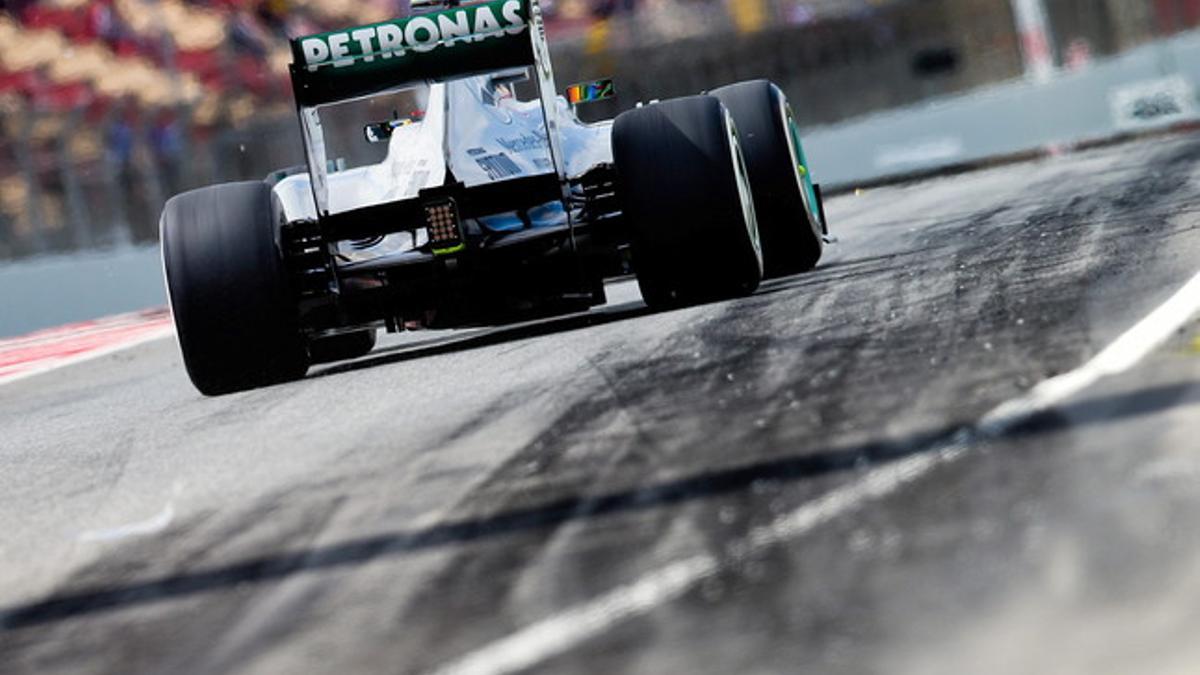 El Mercedes de Hamilton, en el circuito Montmeló