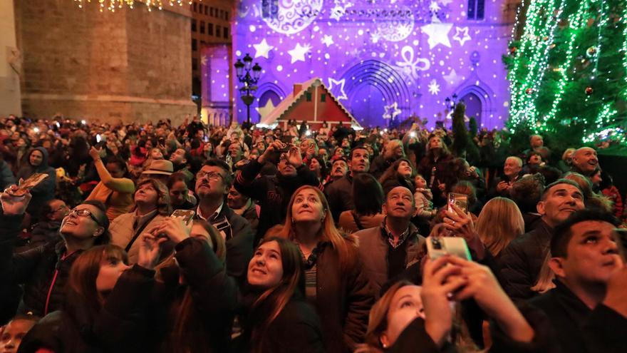 Las mejores imágenes del encendido de luces en la Plaza Mayor de Castelló