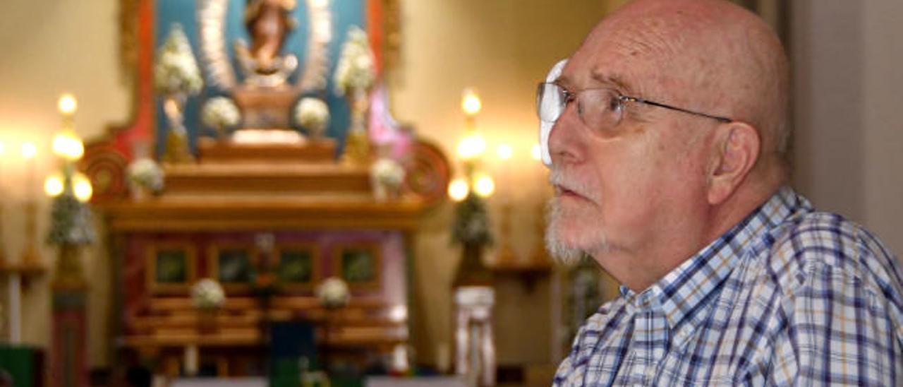 Simón Pérez Reyes esta semana, en la iglesia de La Luz.