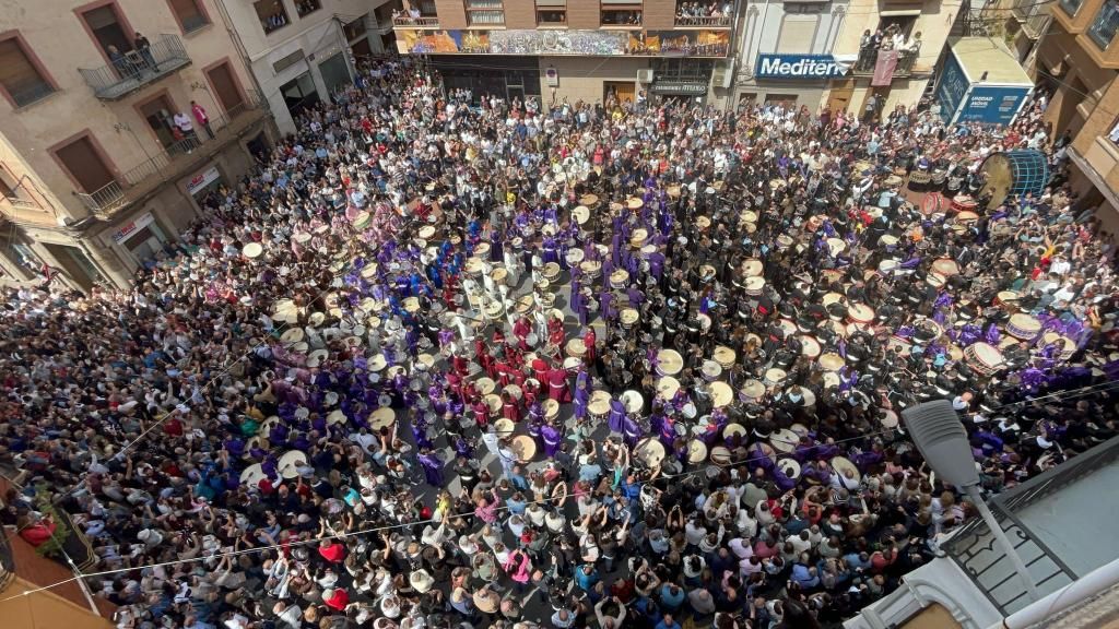 Galería de fotos: L'Alcora palpita al ritmo de su distinguida y concurrida Rompida de la Hora