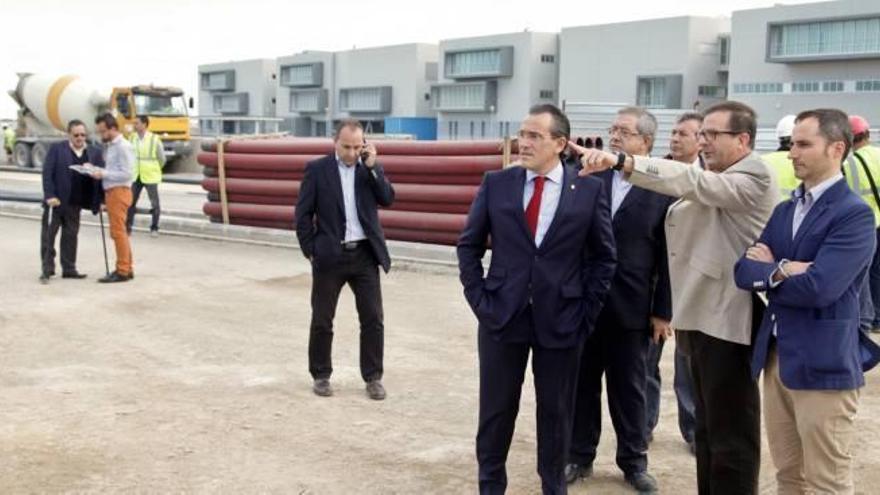 El nuevo hospital de Gandia abrirá con un acceso provisional