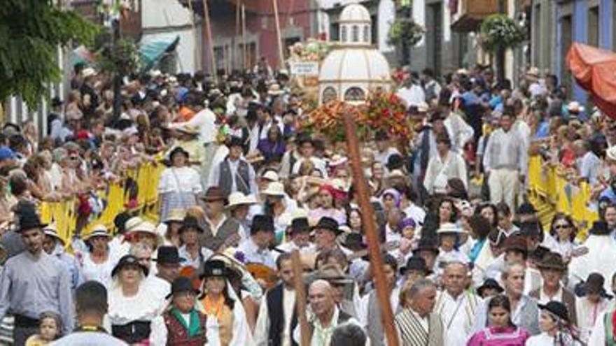 Presentado el programa oficial de actividades con motivo de las Fiestas del Pino 2014