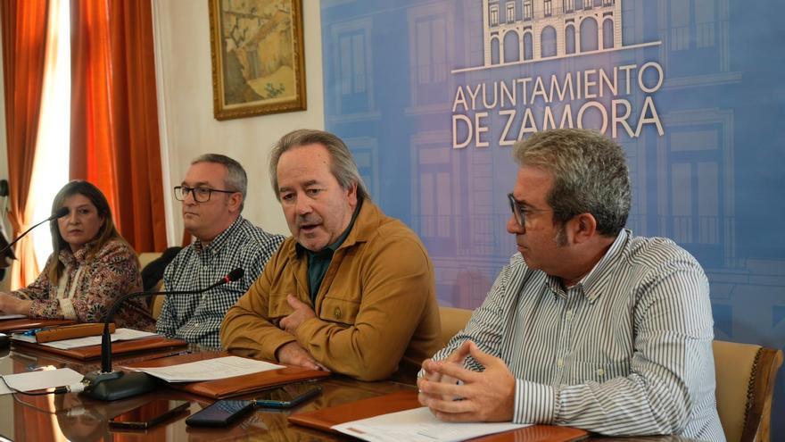 Guarido: &quot;El consejero puede decir misa pero hemos pasado de 100 a 20 contratos en los planes de empleo&quot;