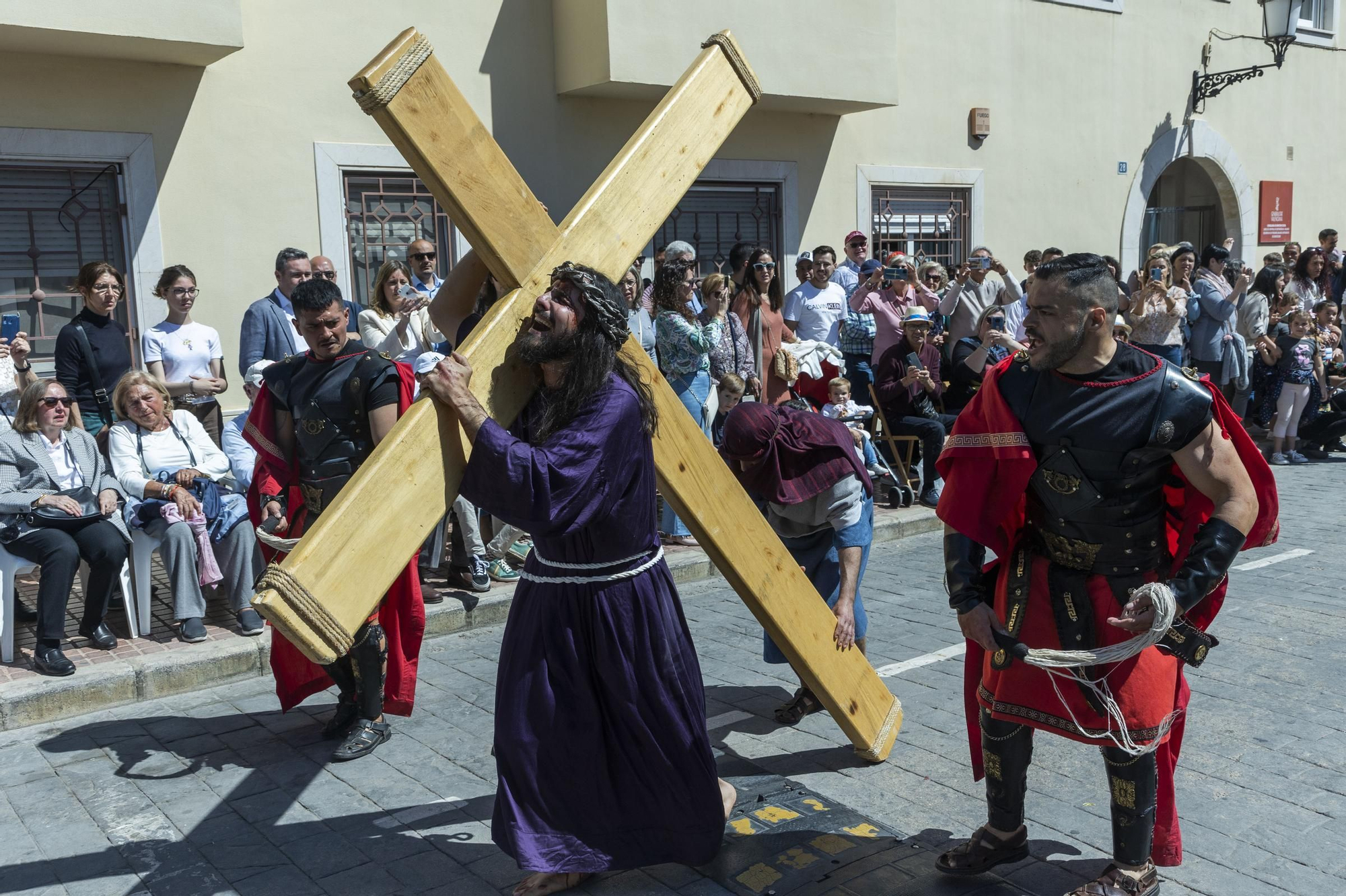 Benetússer vive la pasión de Cristo