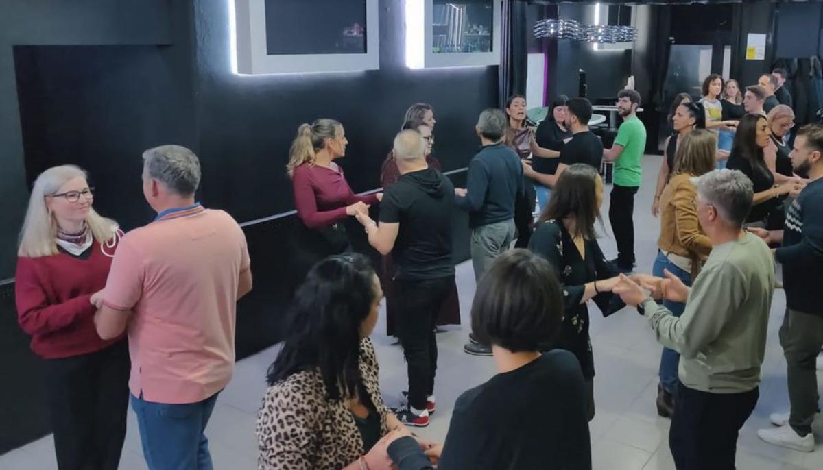 A Estrada quiere bailar, toda la noche