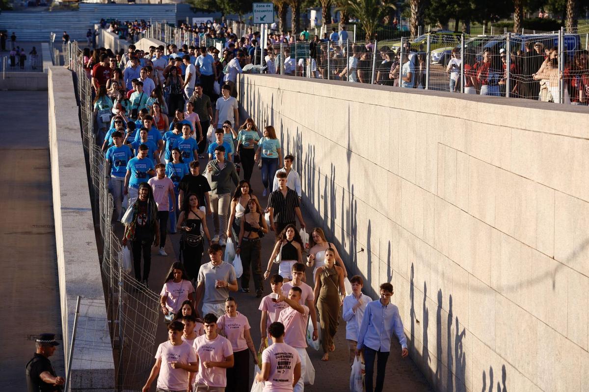 El botellón vuelve a tomar el Balcón del Guadalquivir en Córdoba el miércoles de Feria