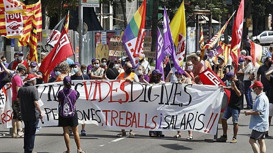 Un centenar de persones es van concentrar ahir a la plaça 1 d&#039;octubre.