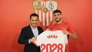 Isaac Romero renueva con el Sevilla FC hasta 2028