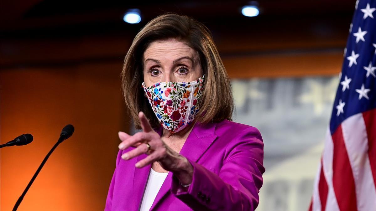 La presidenta de la Cámara de Representantes, Nancy Pelosi, en una rueda de prensa que ha celebrado este jueves en Washington.