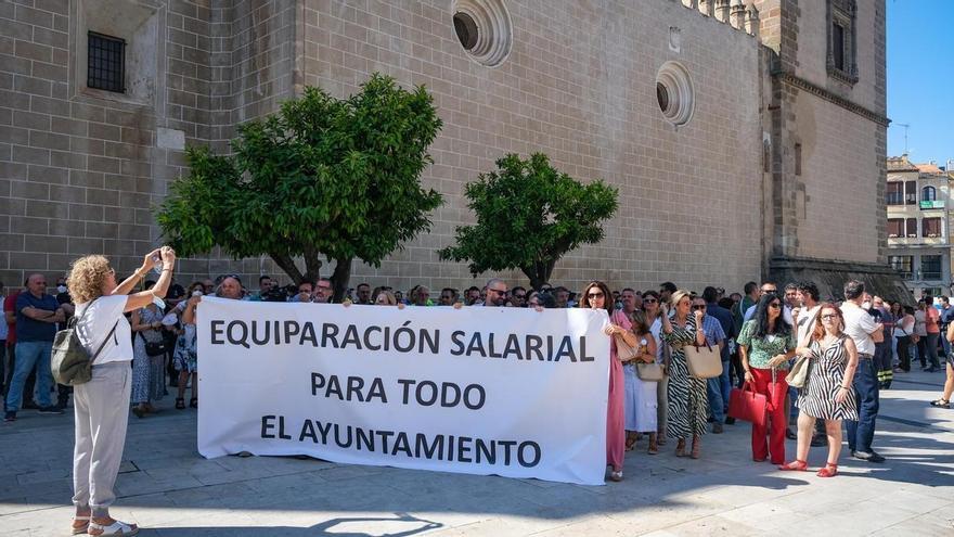 Acuerdo con policías y bomberos en Badajoz pero no con el resto de trabajadores municipales