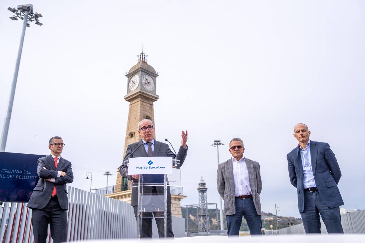 barcelona 25/02/2025 Barcelona. Inauguración y apertura al público de la remodelación del Moll dels Pescadors. La reforma ha incluido un nuevo acceso público hasta la Torre del Rellotge y la nueva Llotja de Pescadors, que permite a los visitantes ver en directo la subasta del pescado. AUTOR: JORDI OTIX