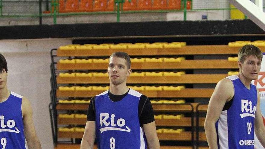 Roope Ahonen, jugador del Club Ourense Baloncesto. // Iñaki Osorio