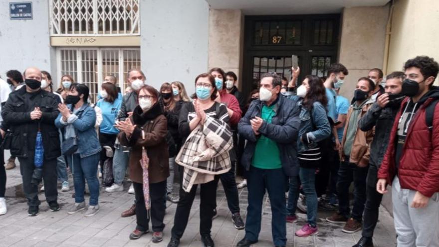 Paralizan el desahucio de una anciana que vive sola en València