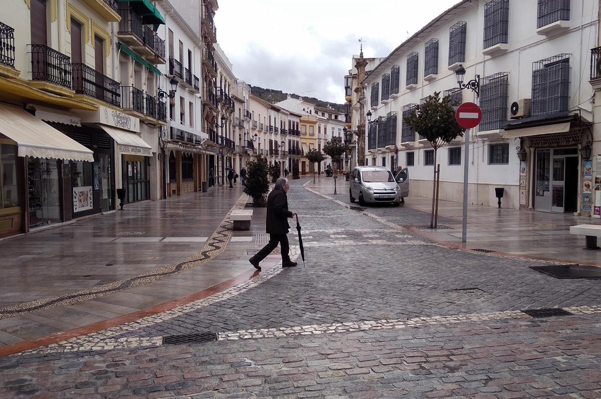 Imagen de la calle Río, por donde transcurrirá la Magna de Priego.