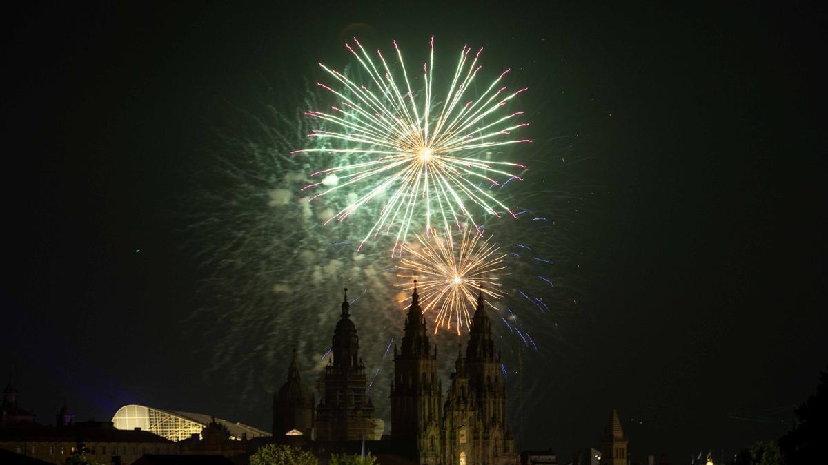 Los fuegos de fin de fiesta del Apóstol son una de las grandes atracciones del fin de semana en Santiago