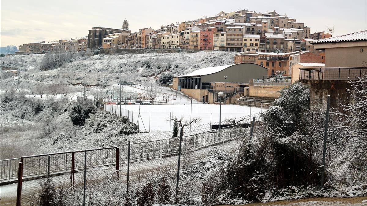 Pla general d Horta de Sant Joan emblanquinada per la primera nevada