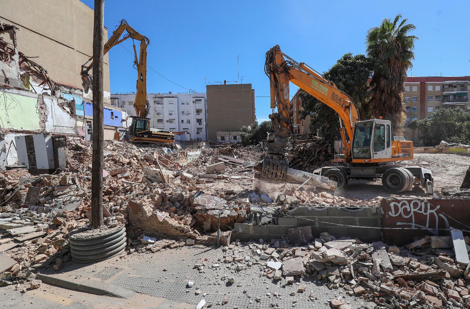 Adiós a Casa Balaguer: así ha sido el derribo del mítico restaurante de València