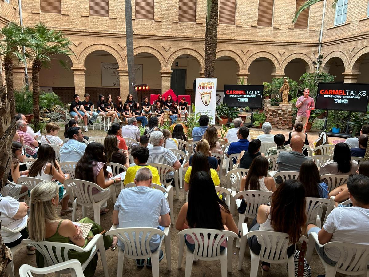 Fotogalería I El alumnado del colegio Virgen del Carmen de Vila-real celebra nueva edición del 'Carmel Talks'