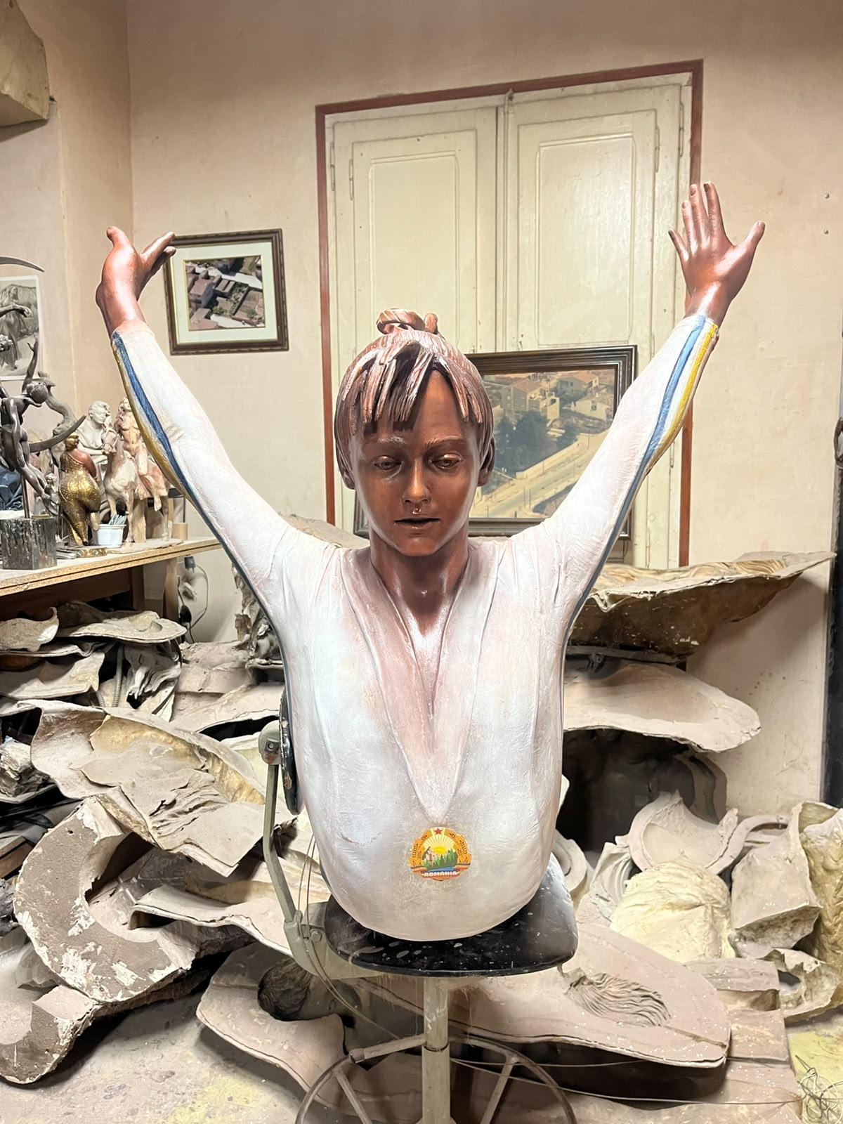 Escultura de Nadia Comăneci per Manel Vidal