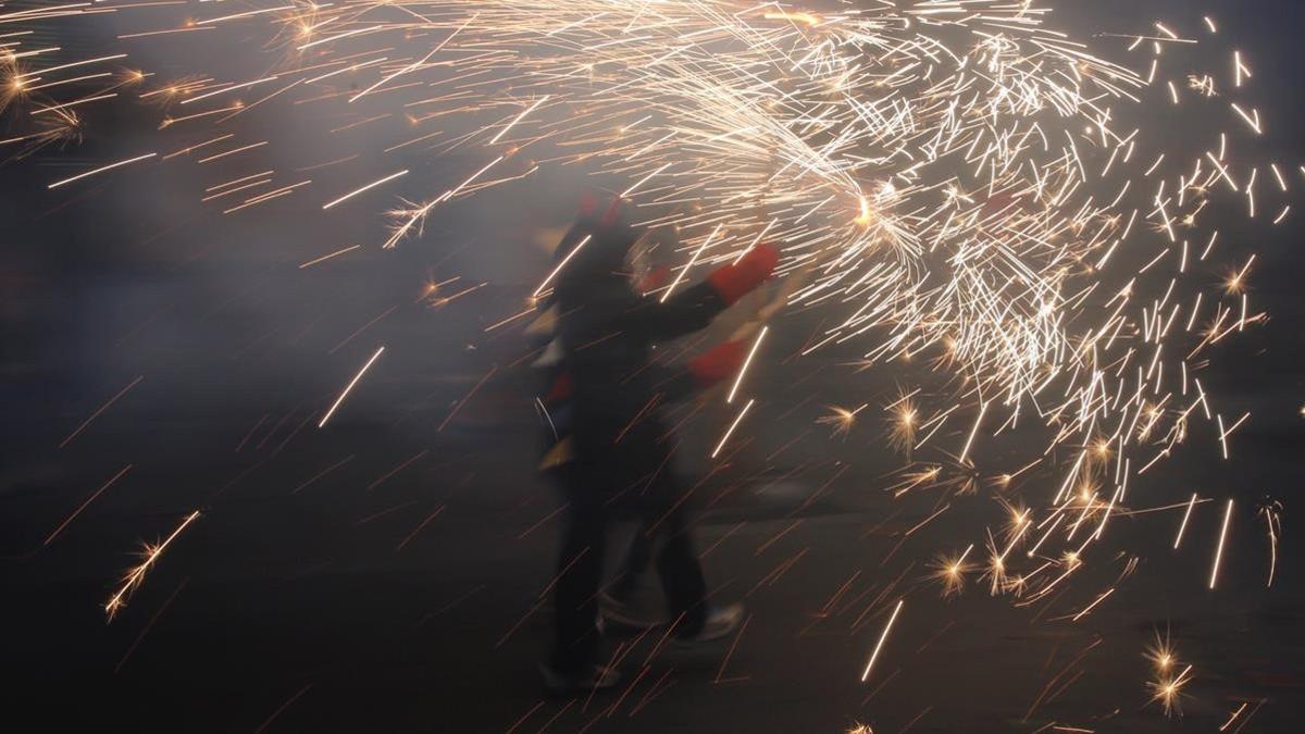 Correfoc infantil en la fiesta de Gràcia del año pasado.