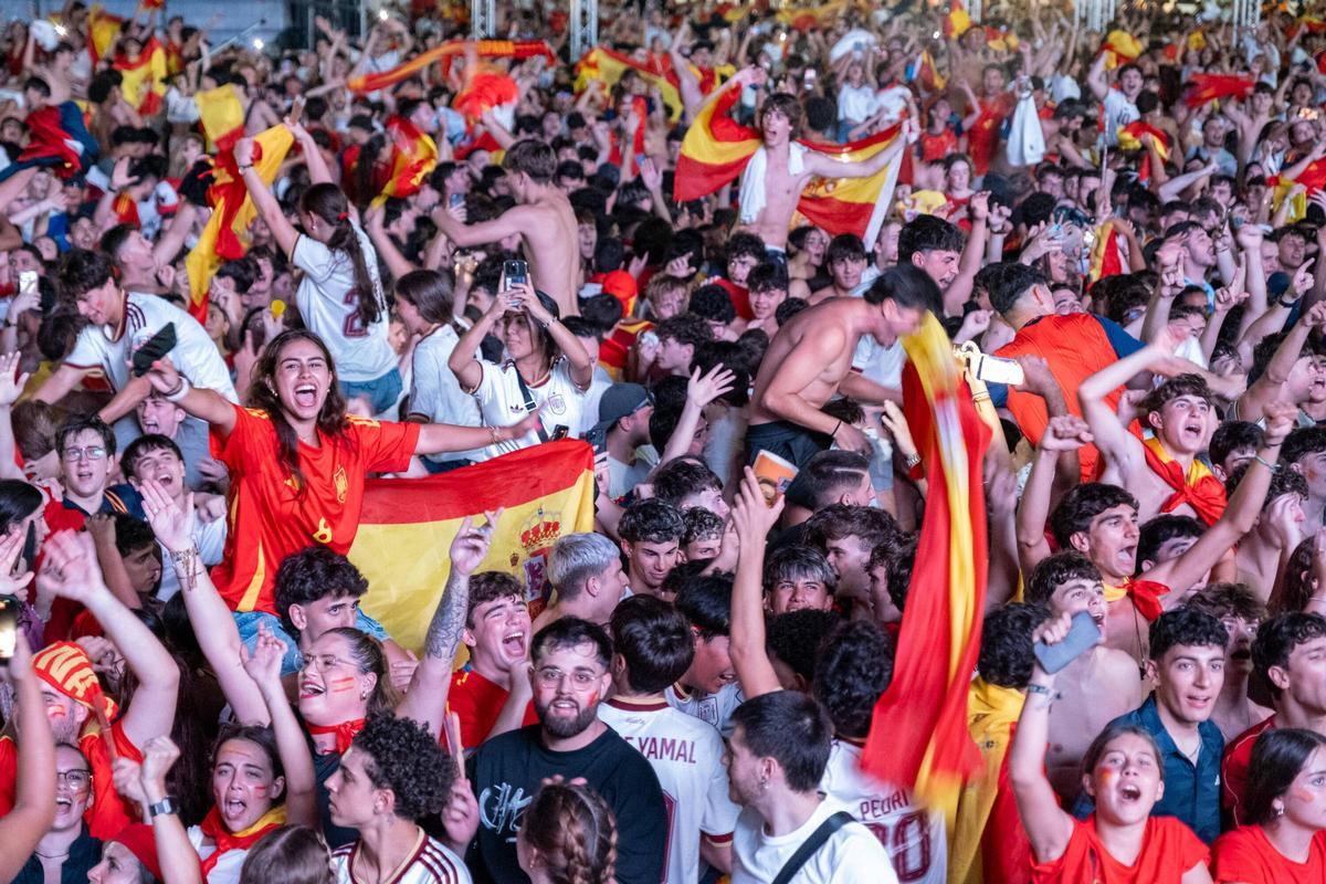 FOTOS | Así han vivido los aficionados la semifinal entre España y Francia desde Palma en Son Fusteret