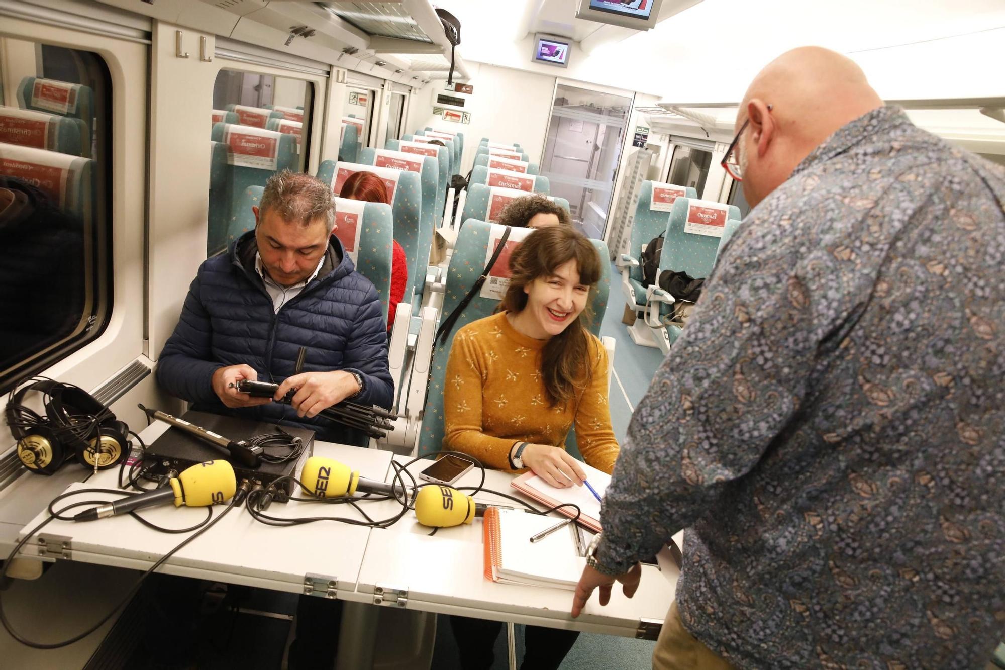 Los asturianos que estrenan el AVE a Madrid: así fue el primer viaje de pasajeros