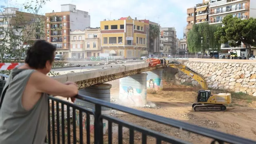 Comienzan las obras de derribo del Pont Vell de Paiporta