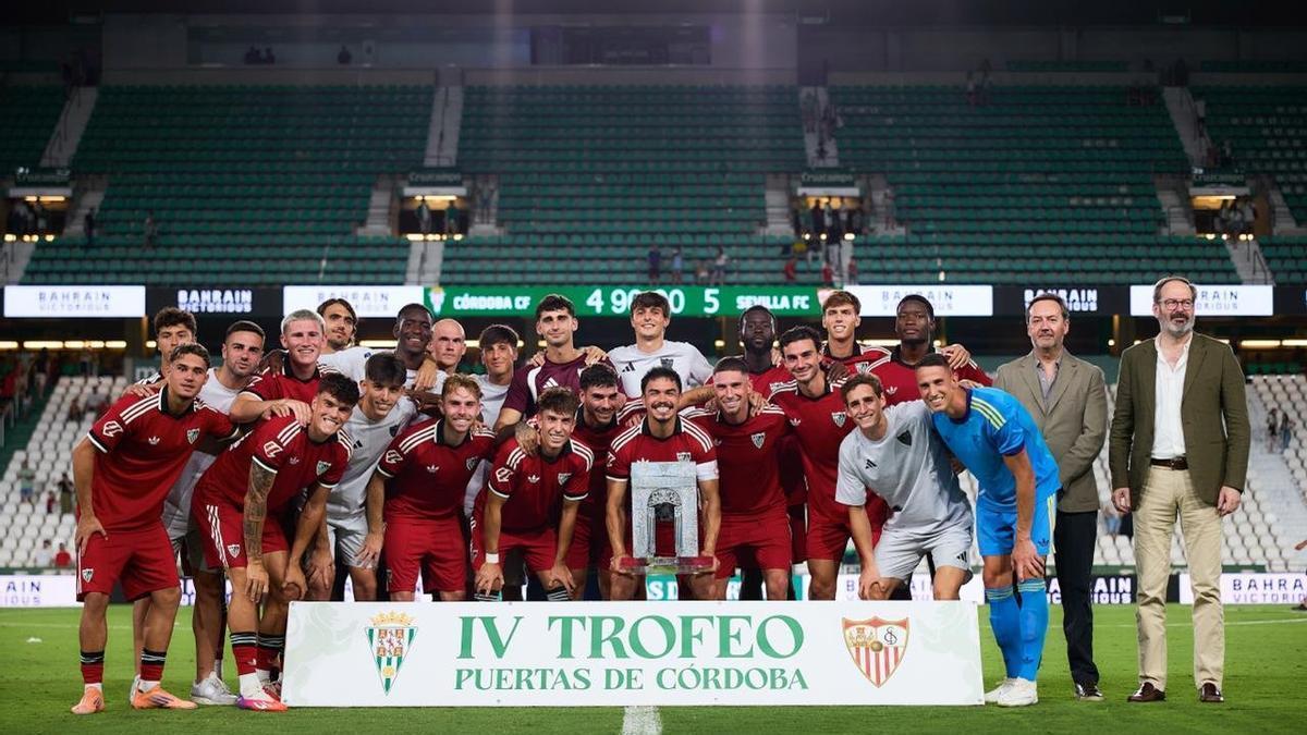 El Sevilla se lleva el trofeo Puerta de Córdoba en los penaltis