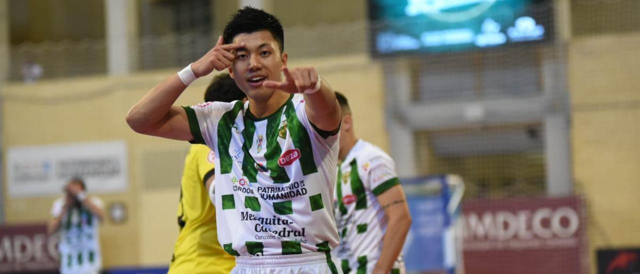 Shimizu celebra el gol marcado el pasado domingo al Barcelona.