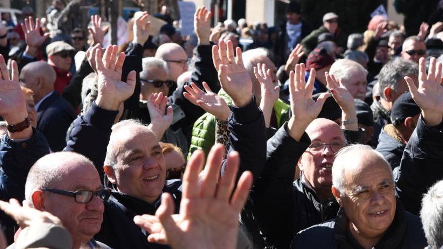 Pensionistas en un a protesta para exigir mayores subidas.