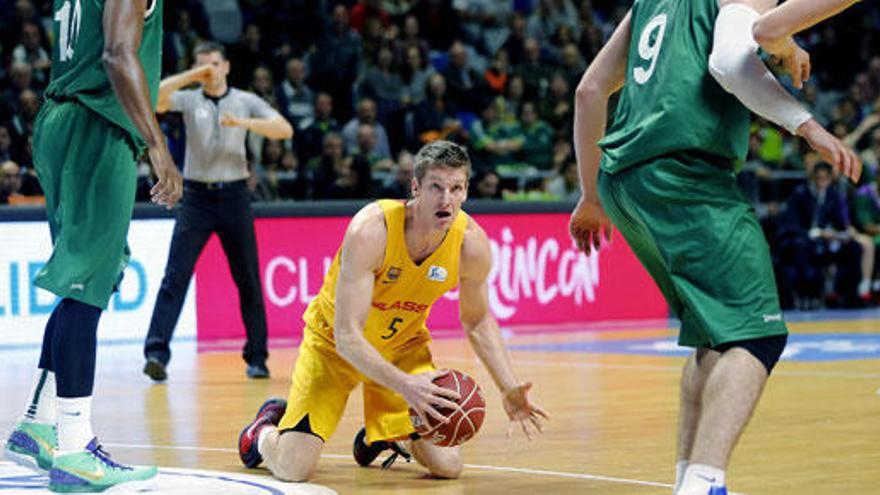 El Unicaja hace sudar al Barcelona.