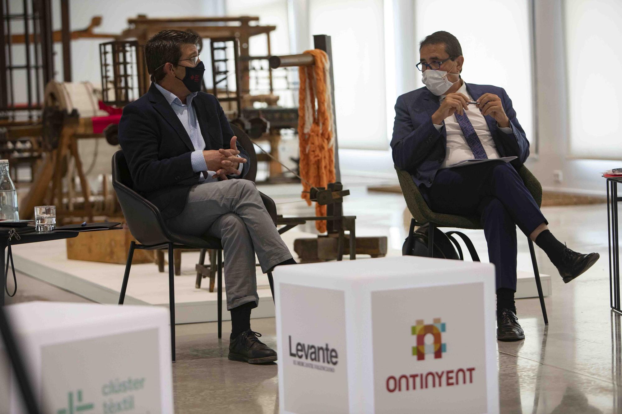 Ontinyent acoge el foro "El clúster textil como motor de las comarcas centrales"