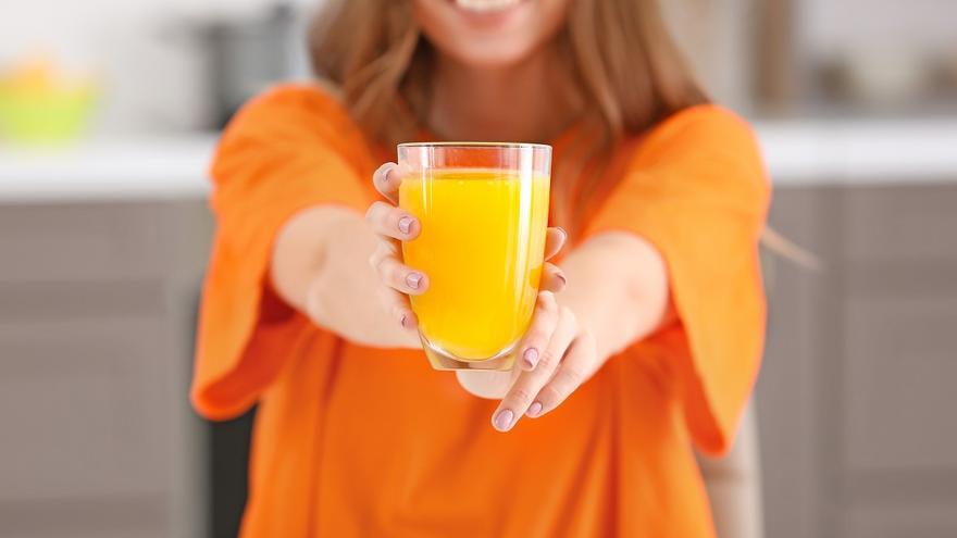 Los problemas de beber demasiasdo zumo de naranja