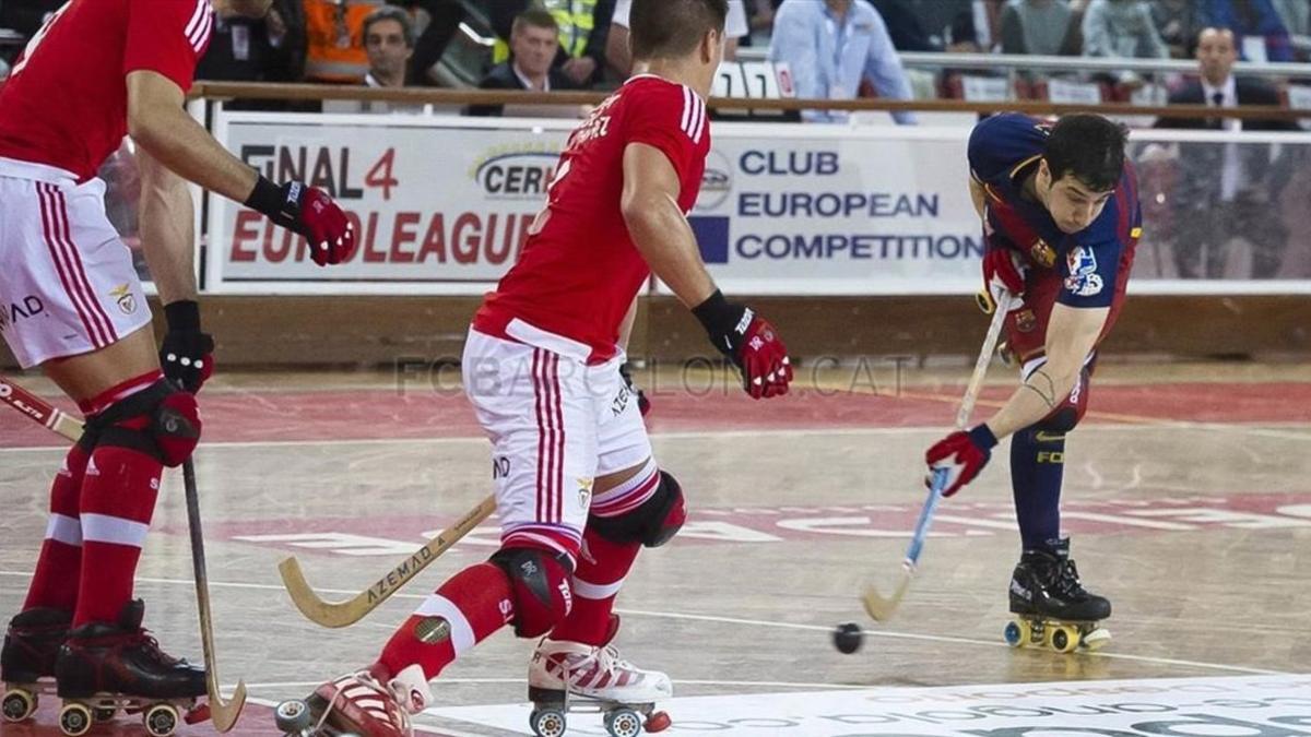 Lucas Ordóñez dispara a puerta ante el Benfica.